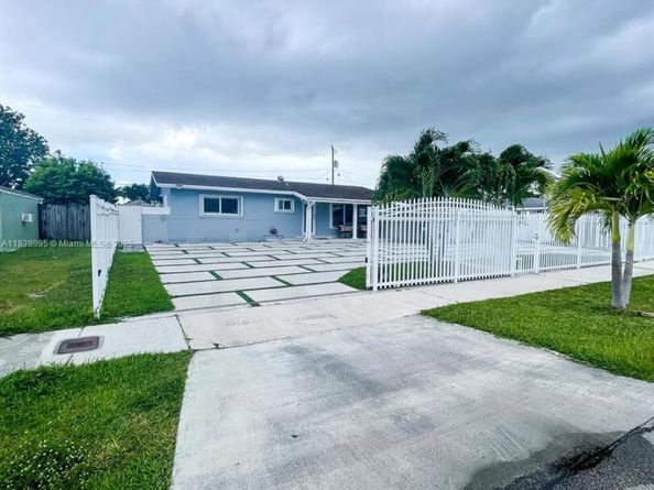 11922 SW 176th Ter, Miami FL 33177