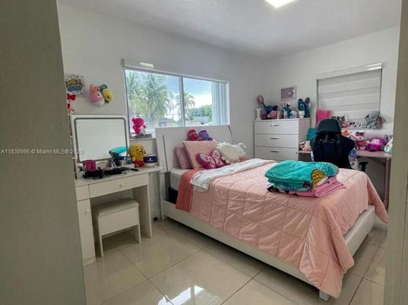 11922 SW 176th Ter, Miami FL 33177