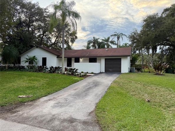 Undisclosed Address #A11927558, Palmetto Bay FL 33157