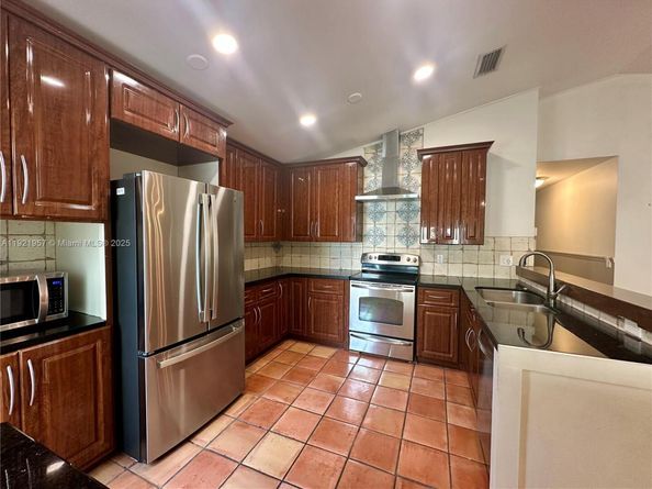 17253 NW 6th Ct, Pembroke Pines FL 33029