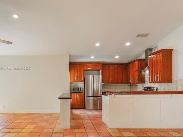 17253 NW 6th Ct, Pembroke Pines FL 33029