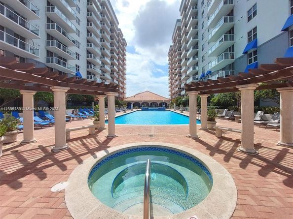 5077 NW 7th St 1111, Miami FL 33126