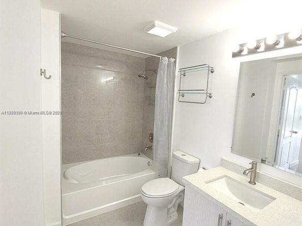 5077 NW 7th St 1111, Miami FL 33126