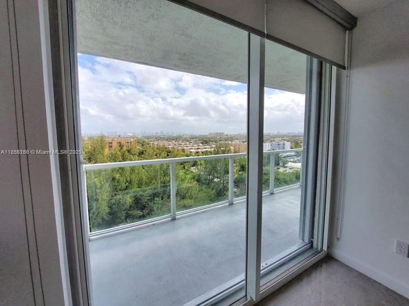 5077 NW 7th St 1111, Miami FL 33126