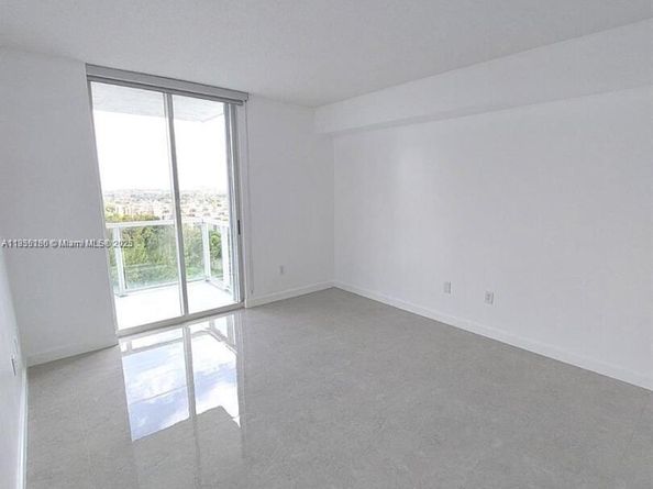 5077 NW 7th St 1111, Miami FL 33126