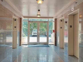 5077 NW 7th St 1111, Miami FL 33126