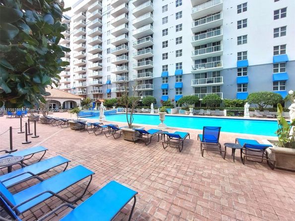 5077 NW 7th St 1111, Miami FL 33126