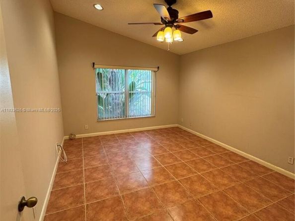 4907 SW 32nd Way, Hollywood FL 33312