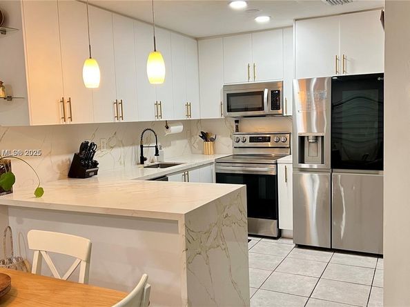 13251 SW 17th Ln 221, Miami FL 33175