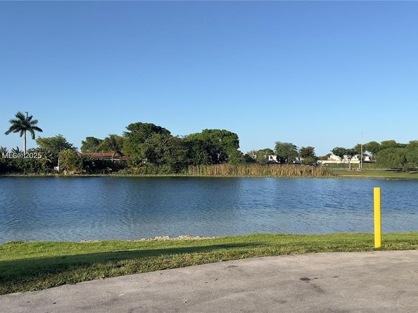13251 SW 17th Ln 221, Miami FL 33175