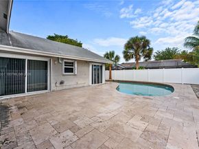 7527 SW 6th Ct, North Lauderdale FL 33068