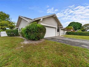 7527 SW 6th Ct, North Lauderdale FL 33068
