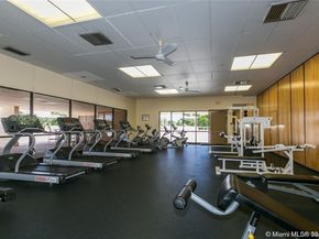 20335 W Country Club Dr 206, Aventura FL 33180