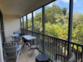 20335 W Country Club Dr 206, Aventura FL 33180