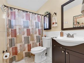 5714 NW 66th Ter, Tamarac FL 33321