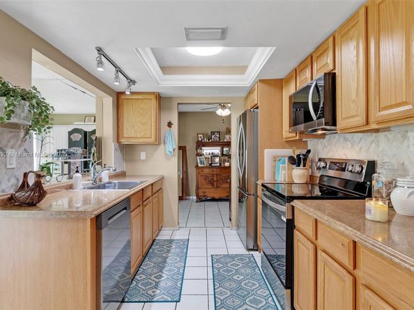 5714 NW 66th Ter, Tamarac FL 33321