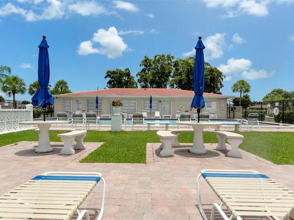 5714 NW 66th Ter, Tamarac FL 33321