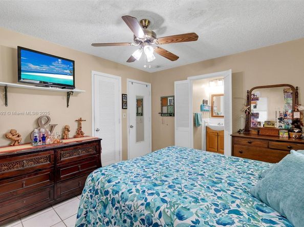 5714 NW 66th Ter, Tamarac FL 33321