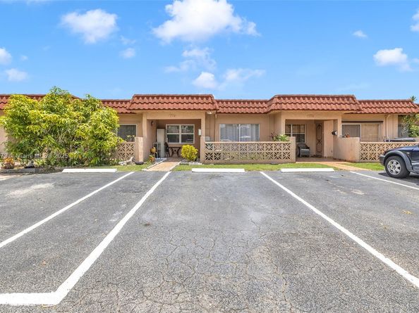 2316 SW 81st Way 8, North Lauderdale FL 33068
