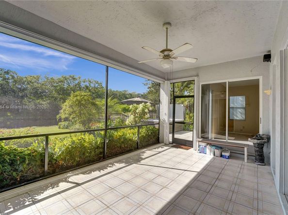 260 Montclaire Dr, Weston FL 33326