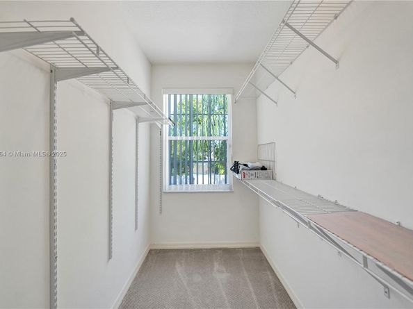 260 Montclaire Dr, Weston FL 33326
