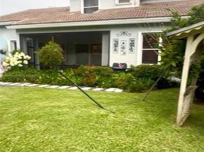 260 Montclaire Dr, Weston FL 33326