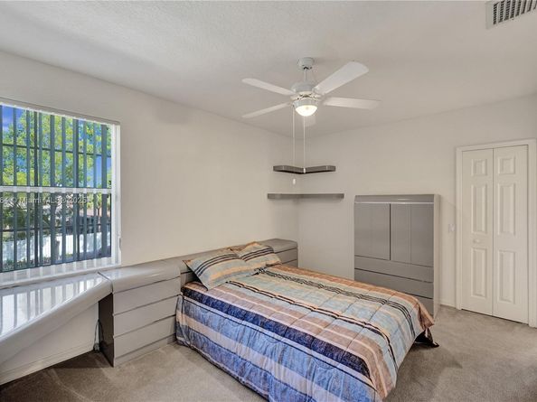 260 Montclaire Dr, Weston FL 33326