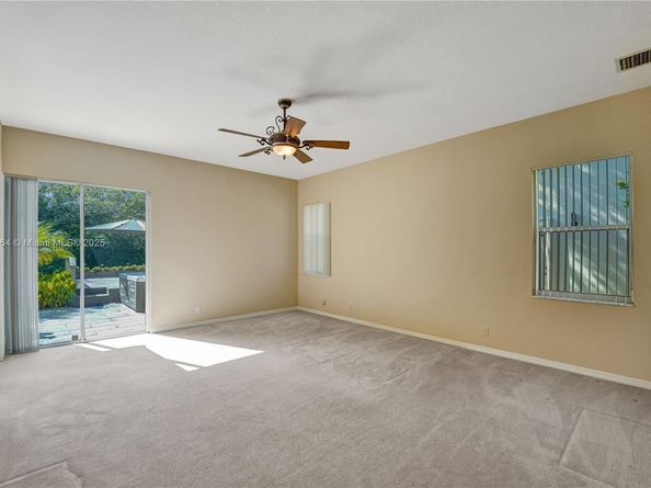 260 Montclaire Dr, Weston FL 33326
