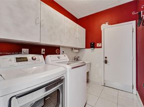 260 Montclaire Dr, Weston FL 33326