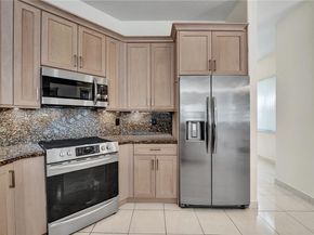 260 Montclaire Dr, Weston FL 33326
