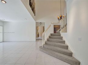 260 Montclaire Dr, Weston FL 33326