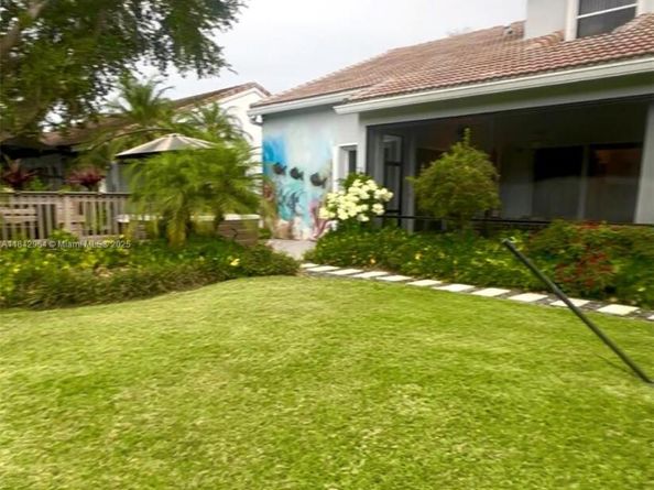 260 Montclaire Dr, Weston FL 33326