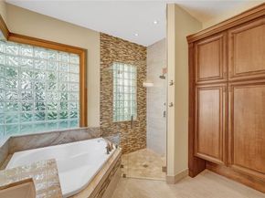 260 Montclaire Dr, Weston FL 33326