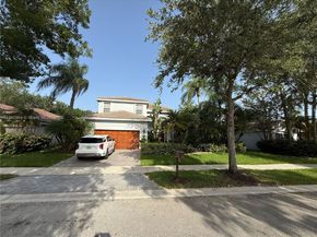 260 Montclaire Dr, Weston FL 33326