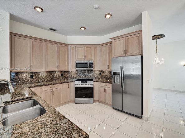 260 Montclaire Dr, Weston FL 33326