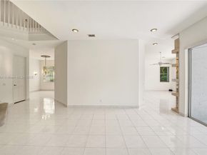 260 Montclaire Dr, Weston FL 33326
