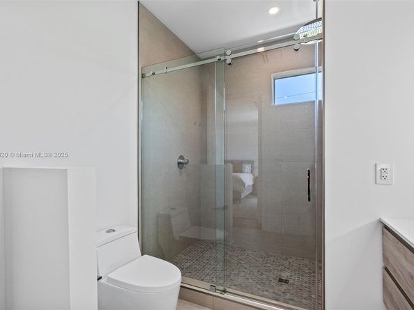 2290 SE 6th St, Pompano Beach FL 33062
