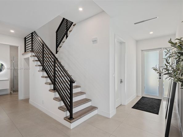 2290 SE 6th St, Pompano Beach FL 33062