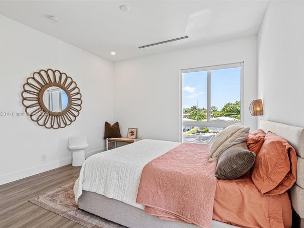 2290 SE 6th St, Pompano Beach FL 33062