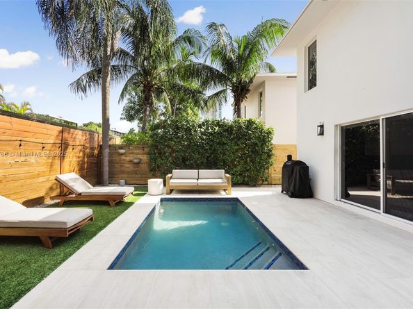 47 SW 21st Rd, Miami FL 33129