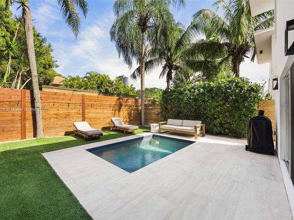 47 SW 21st Rd, Miami FL 33129