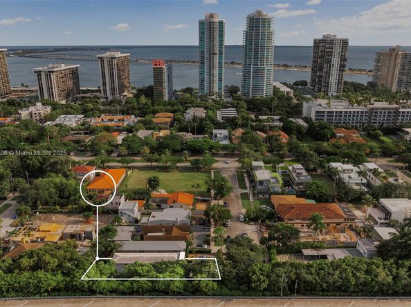 47 SW 21st Rd, Miami FL 33129