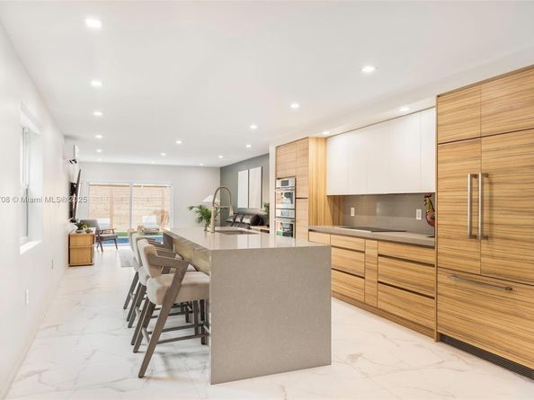 47 SW 21st Rd, Miami FL 33129