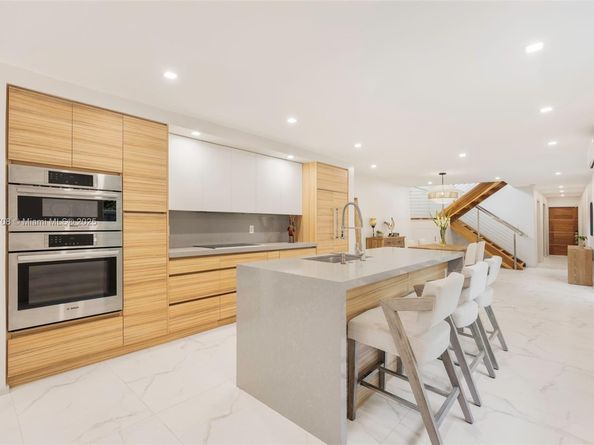 47 SW 21st Rd, Miami FL 33129