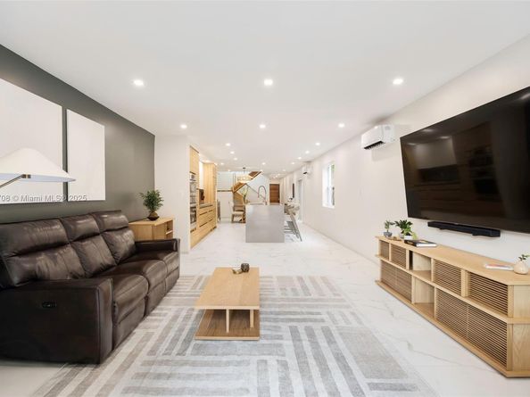 47 SW 21st Rd, Miami FL 33129