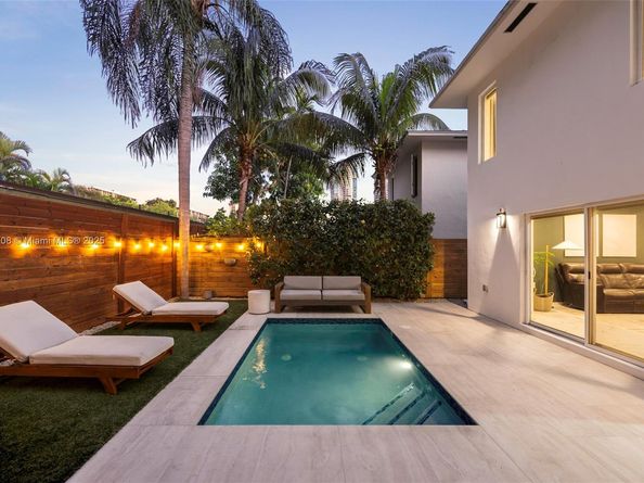 47 SW 21st Rd, Miami FL 33129