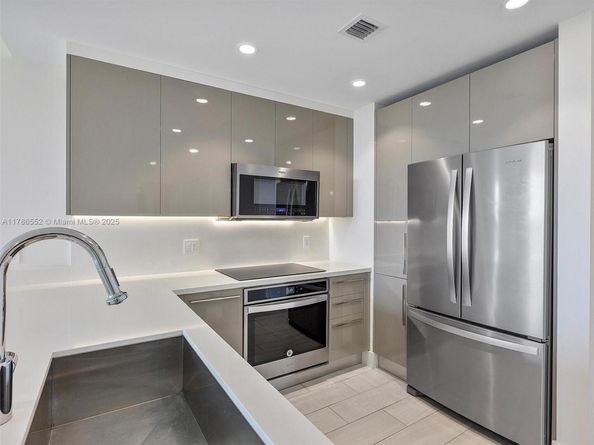 2000 Metropica Way 502, Sunrise FL 33323