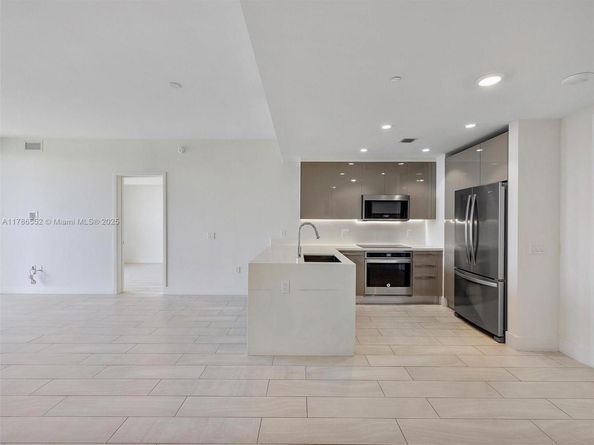 2000 Metropica Way 502, Sunrise FL 33323