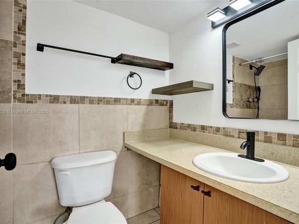 1800 Sans Souci Blvd 435, North Miami FL 33181