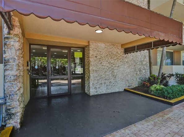 1800 Sans Souci Blvd 435, North Miami FL 33181